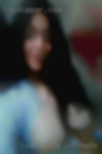 Love being intimate older women and making out.