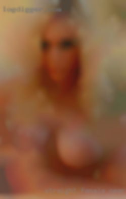 Straight female near Denver, bi nude curious.